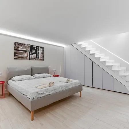 San Siro Ippodromo - Rho Fiera Elegant Two-story Loft Holiday home *