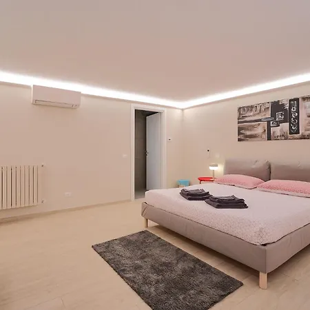 San Siro Ippodromo - Rho Fiera Elegant Two-story Loft بيت للعطل *